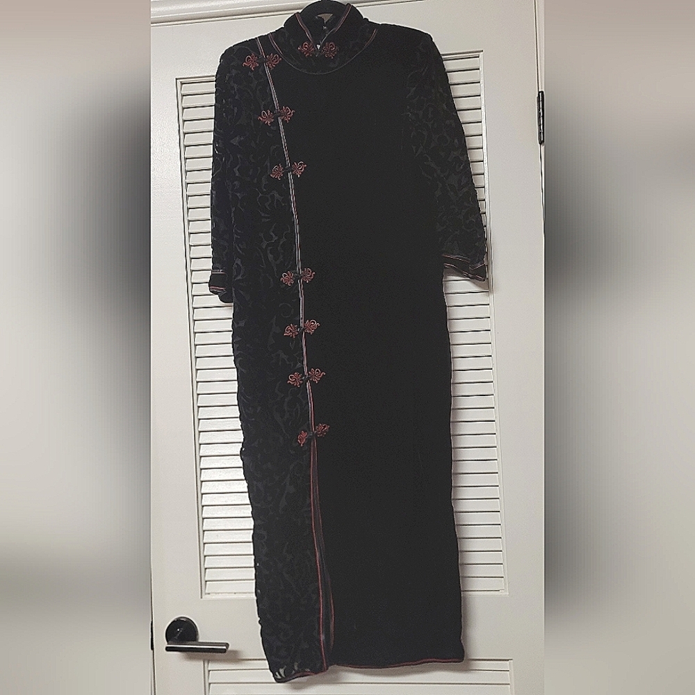 (NWOT) Black & Red Velvet  Long-Sleeve Dress With Back Zipper